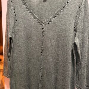 Roz & Ali Gray V-Neck Blouse